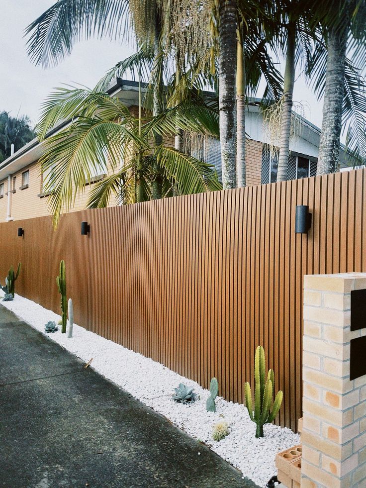 Recinzione doghe teak